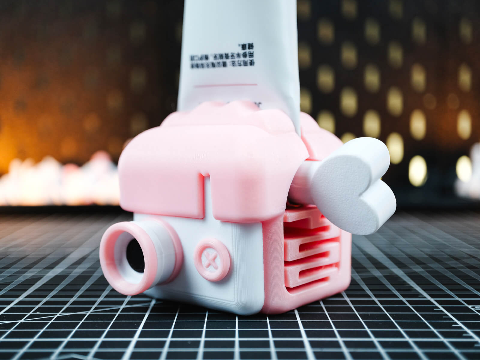 Toothpaste Squeezer: 